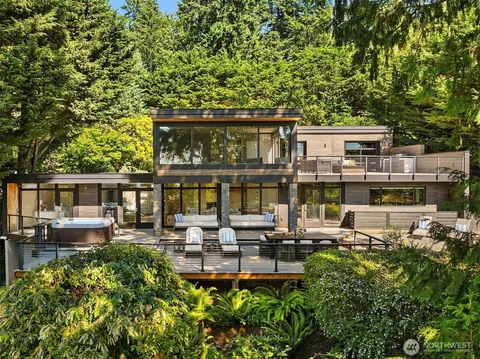 Modern suburban home in King County