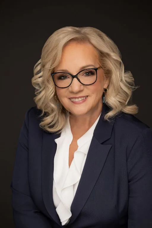 Kim Violette Headshot