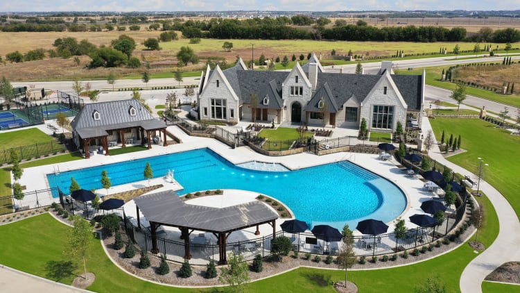 DFW new construction suburban homes community