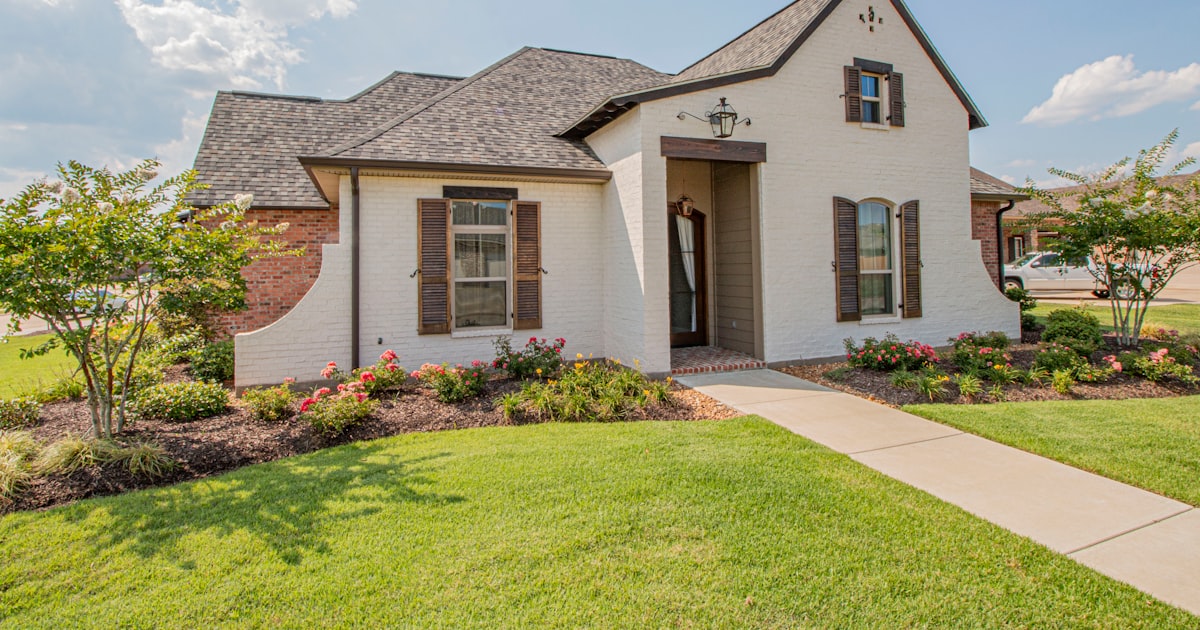 Professional home staging and high-end real estate photography